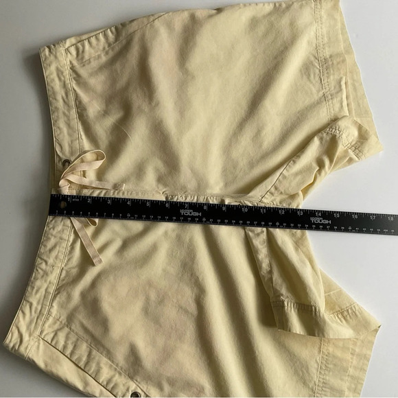 J Jill Shorts Sz 12 Yellow Zip Button Drawstring Pockets Cotton Lightweight - Picture 5 of 11